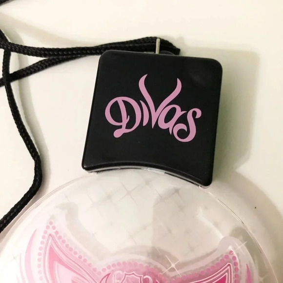 2015  WWE Divas Light Up Toys Wrestling - Picture 5 of 16